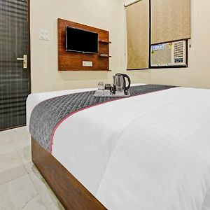 Oyo Townhouse 1123 Kalyanpur Metro